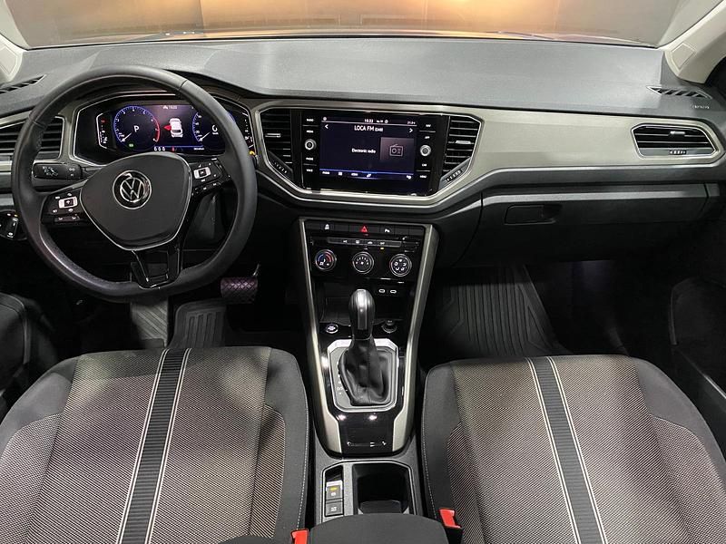Usado VW T-Roc Advance 150 CV (110 kW) 2021 Gris / plata SUV