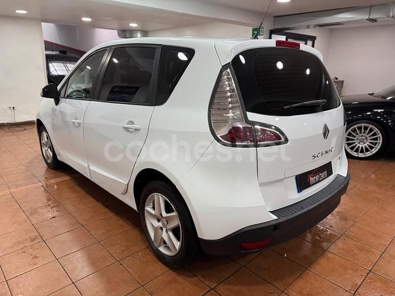 Usado Renault Scénic III LIMITED 115 CV (84 kW) 2015 Blanco Monovolumen