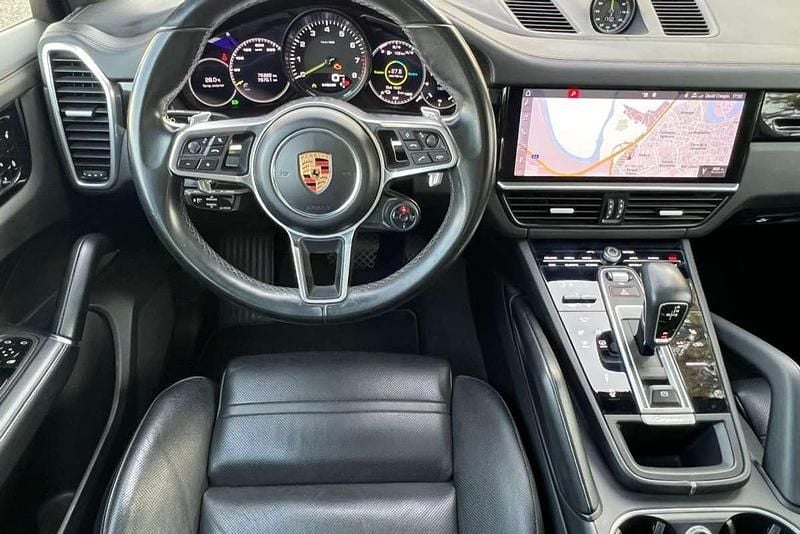 Usado Porsche Cayenne Platinum Edition 462 CV (339 kW) 2021 Gris / plata SUV