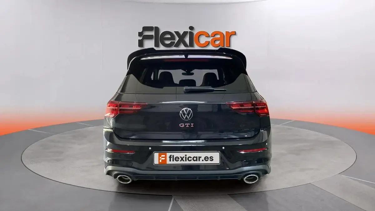 Usado VW Golf VII GTI 301 CV (221 kW) 2021 Negro Utilitario