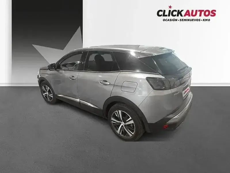 Usado Peugeot 3008 Allure 180 CV (132 kW) 2024 Gris / plata SUV