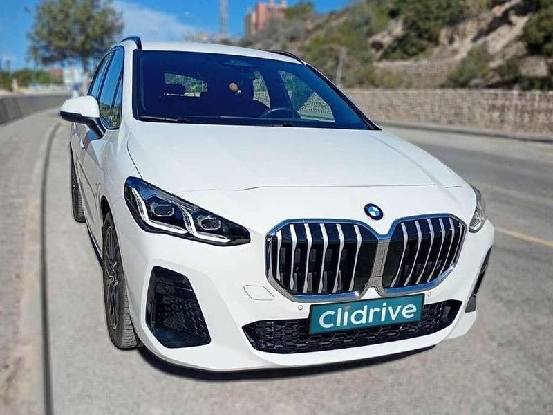 Usado BMW 218 136 CV (100 kW) 2024 Blanco Monovolumen