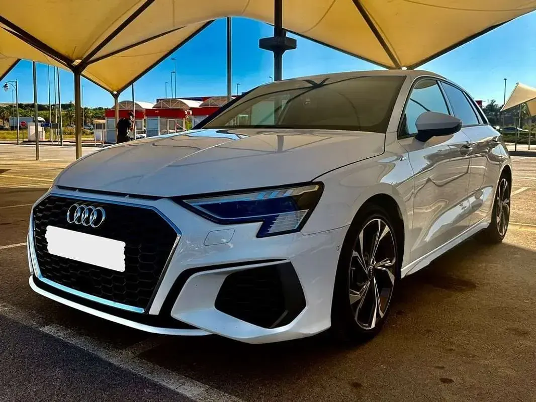 Usado Audi A3 Sportback S-Line 150 CV (110 kW) 2022 Blanco Utilitario