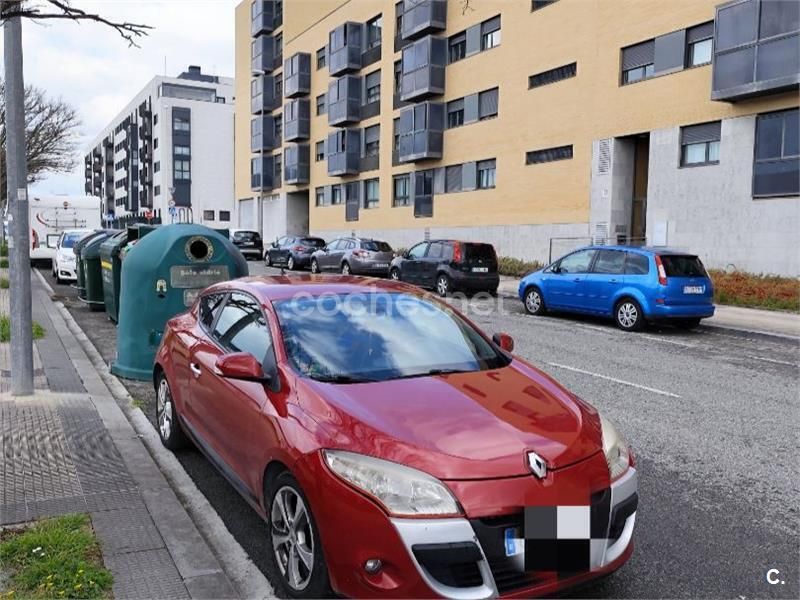 Granate Usado 2002 Renault Mégane Coupé Dynamique Coupe | 5000 € - Imagen 1/3