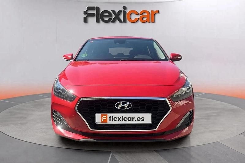 Usado Hyundai i30 Style 140 CV (102 kW) 2018 Rojo Berlina