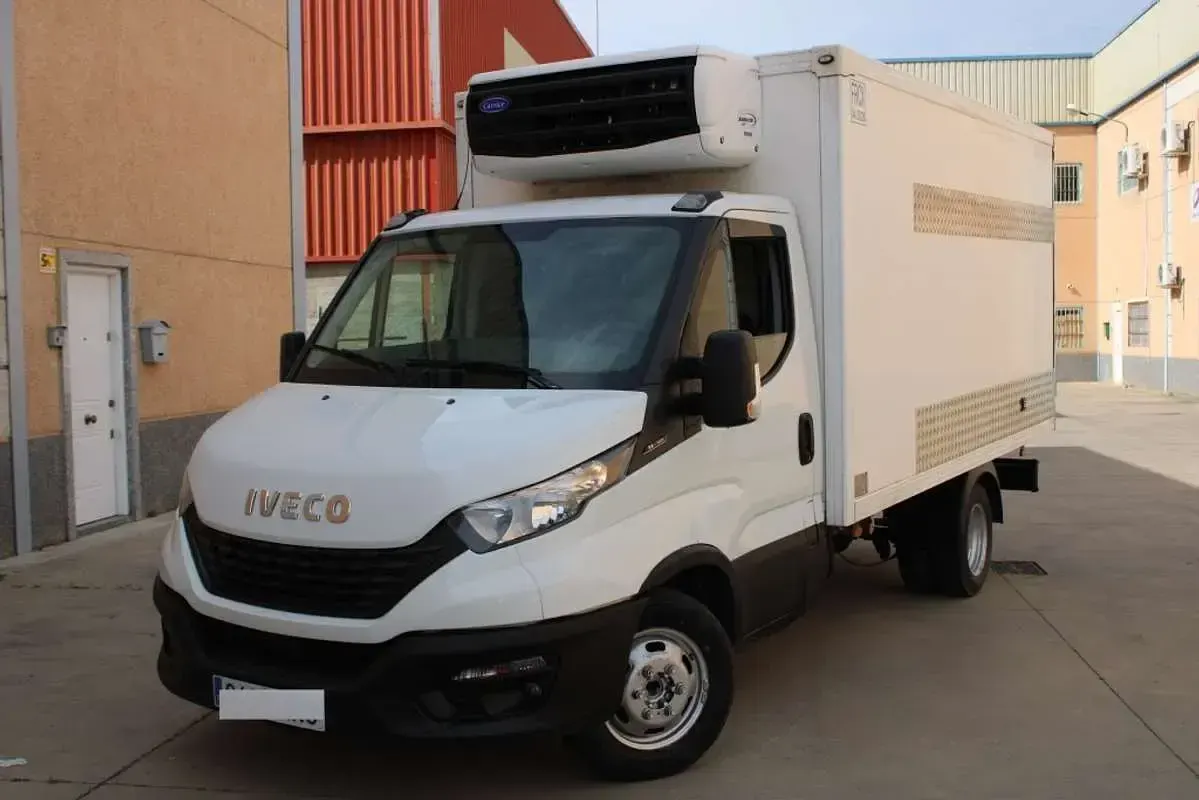 Usado Iveco Daily 136 CV (100 kW) 2021 Blanco Van
