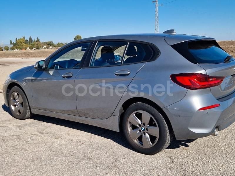 Usado BMW 118 150 CV (110 kW) 2022 Gris / plata Utilitario