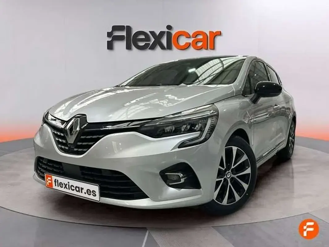 Usado Renault Clio Techno 91 CV (66 kW) 2023 Gris Utilitario