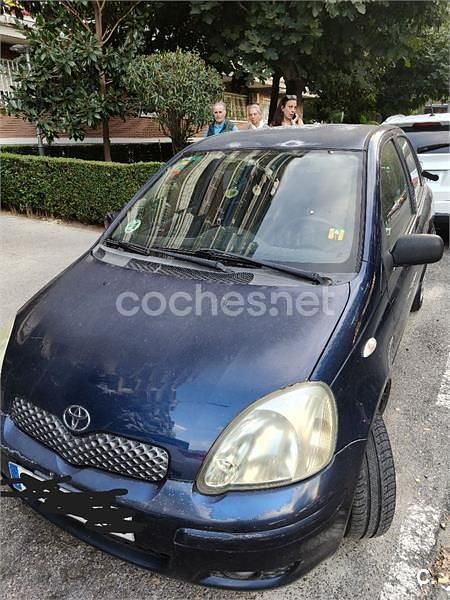 Azul Usado 2005 Toyota Yaris Berlina | 3000 € (Precio justo) - Imagen 1/4