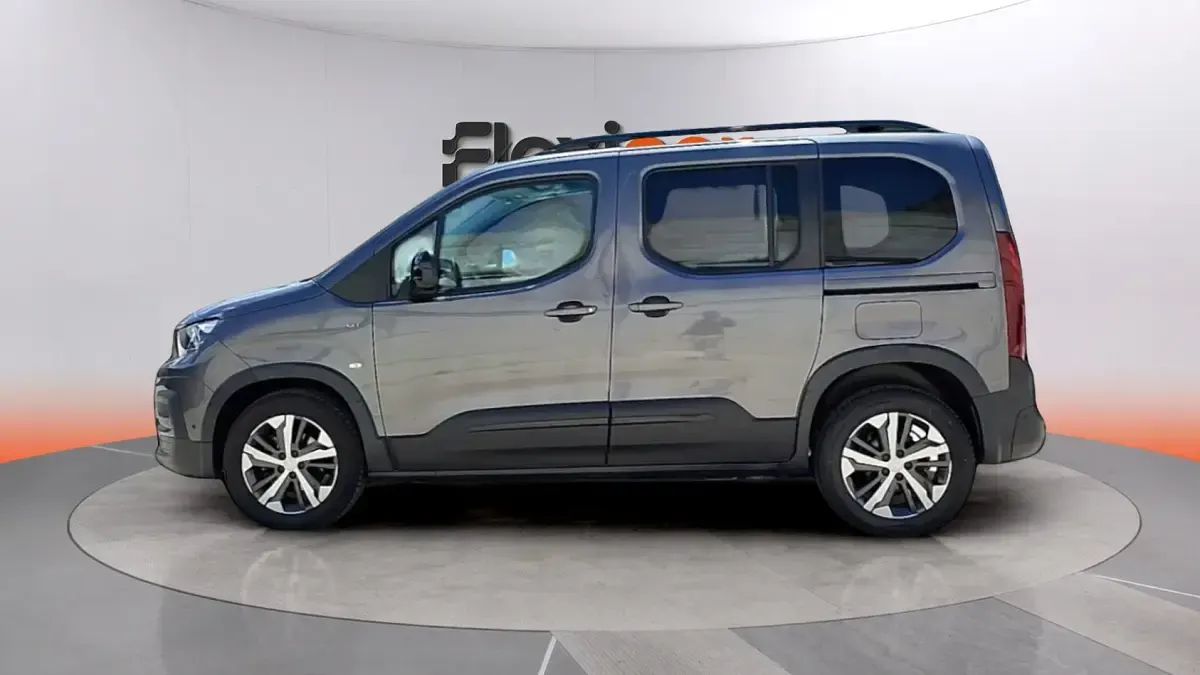 Usado Peugeot Rifter GT 101 CV (74 kW) 2023 Gris Monovolumen