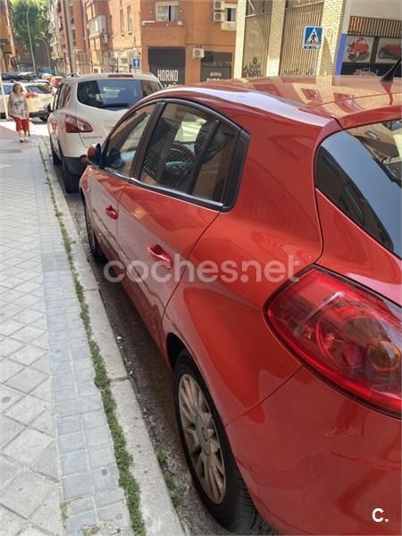 Rojo Usado 2008 Fiat Bravo Active Utilitario | 4800 € (Precio justo) - Imagen 1/4