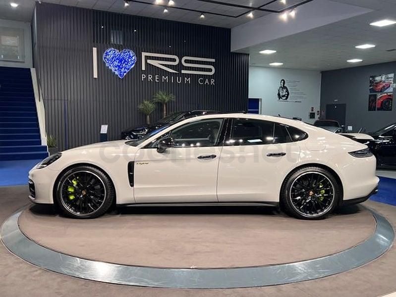 Usado Porsche Panamera 4S 560 CV (411 kW) 2023 Gris / plata Berlina