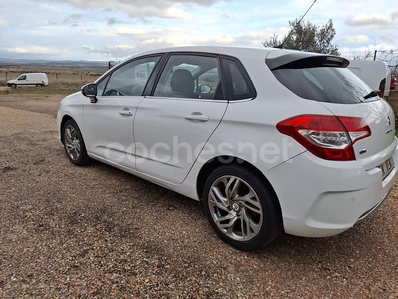 Usado Citroën C4 Exclusive 114 CV (83 kW) 2013 Blanco Berlina