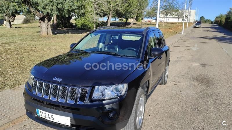 Negro Usado 2011 Jeep Compass Limited SUV | 8100 € (Precio justo) - Imagen 1/4