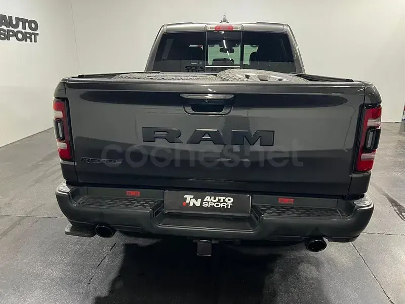 Usado RAM 1500 401 CV (294 kW) 2019 Gris / plata Pickup/Camioneta