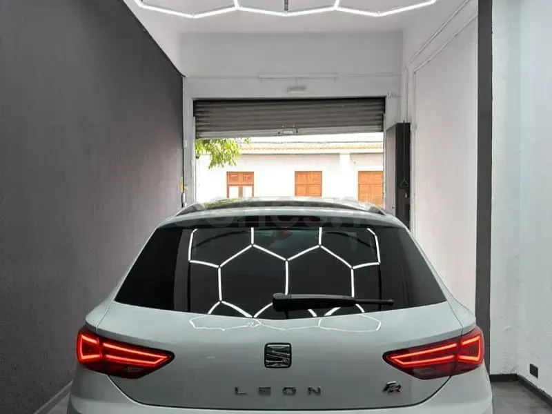 Käytetty Seat Leon FR 150 HP (110 kW) 2018 Valkoinen Sedan