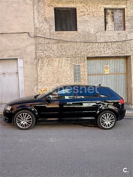 Käytetty Audi A3 Ambiente 105 HP (77 kW) 2011 Musta Viistoperä