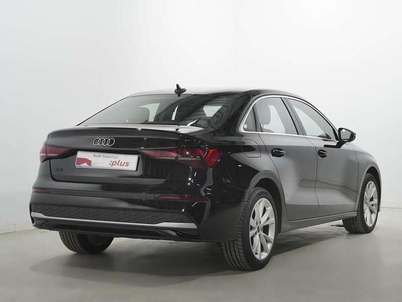 Usado Audi A3 Advanced 116 HP (85 kW) 2025 Preto Sedan