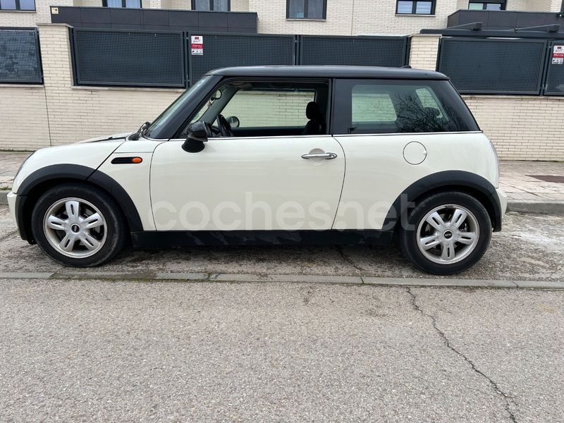 Usado Mini Cooper 116 CV (85 kW) 2005 Blanco Utilitario