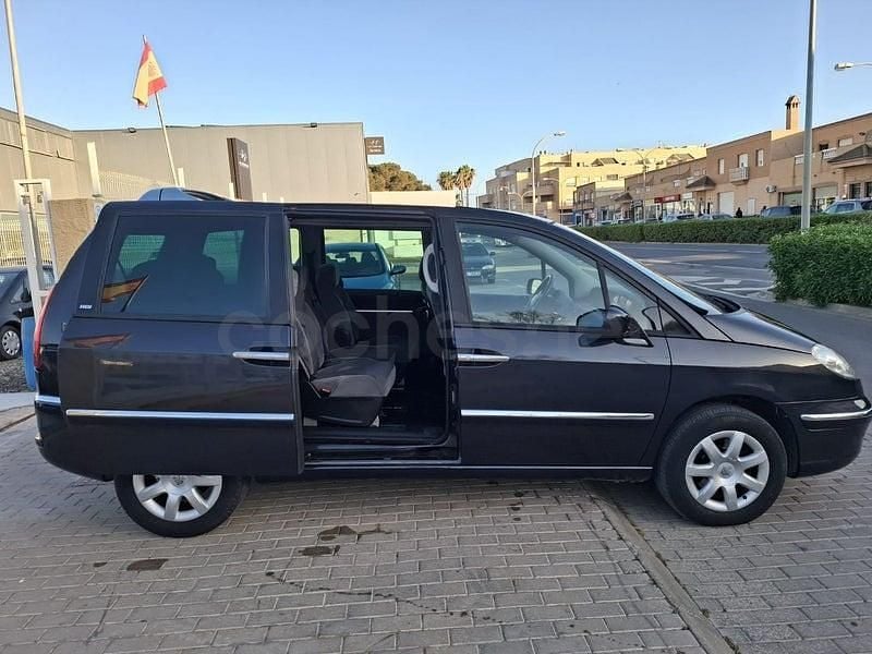 Usado Peugeot 807 Active 163 CV (119 kW) 2011 Negro Monovolumen