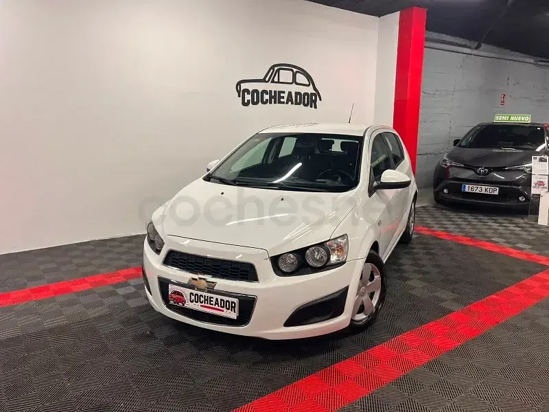 Usado Chevrolet Aveo LS 86 CV (63 kW) 2012 Blanco Berlina