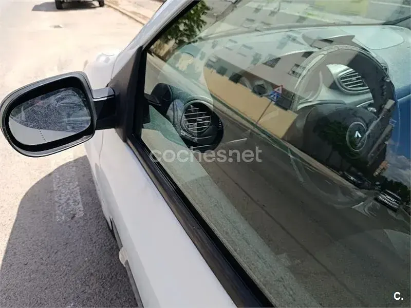 Usado Renault Clio II Authentique 70 CV (51 kW) 2009 Blanco Berlina