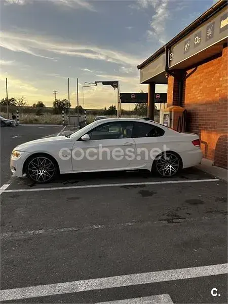 Usado BMW 320 170 CV (125 kW) 2007 Blanco Coupe