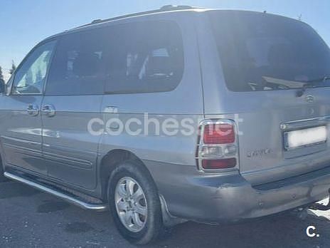 Usado Kia Carnival LX 144 CV (105 kW) 2007 Gris / plata Monovolumen