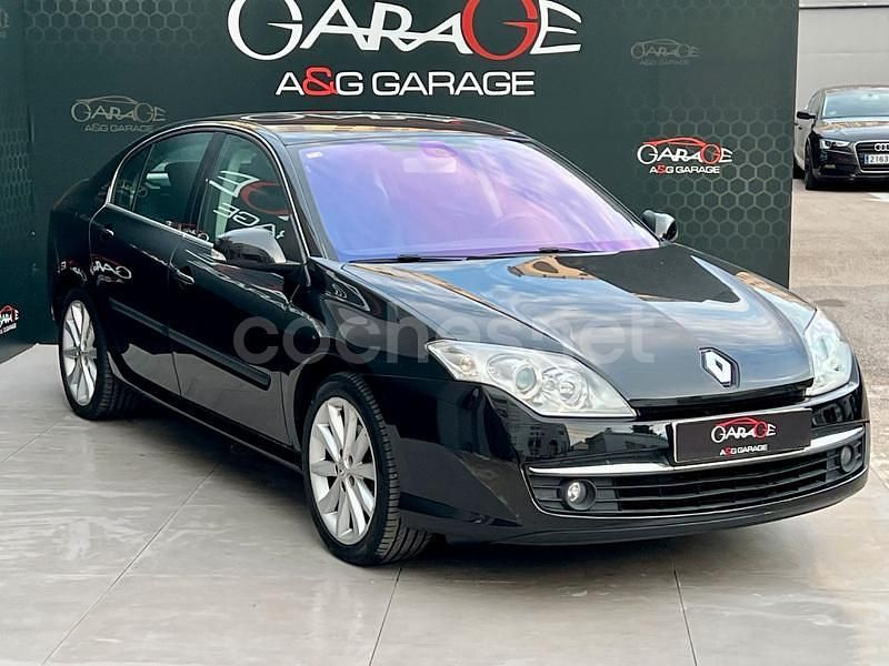 Usado Renault Laguna III Expression 140 CV (102 kW) 2007 Negro Berlina