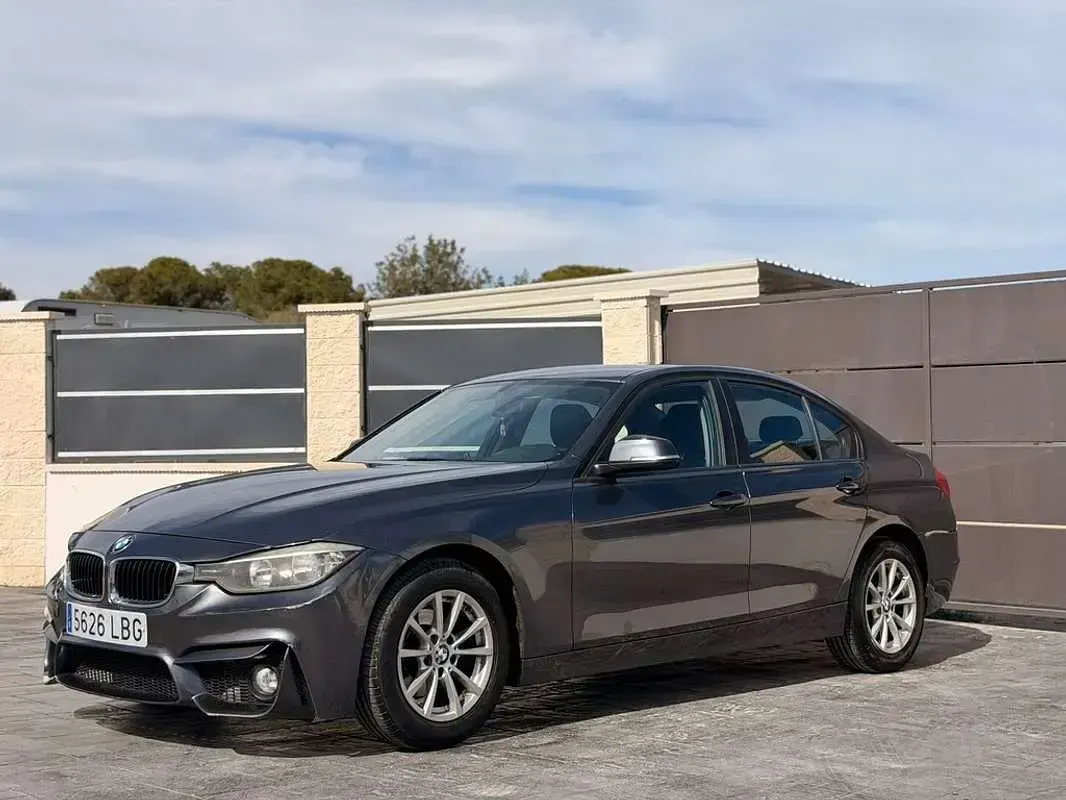 Używany BMW 316 116 KM (85 kW) 2014 Szary Sedan/Limuzyna