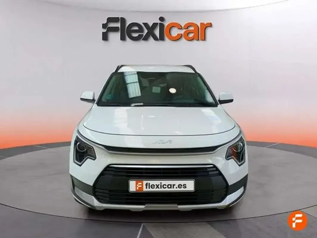 Usado Kia Niro 105 CV (77 kW) 2023 Blanco SUV