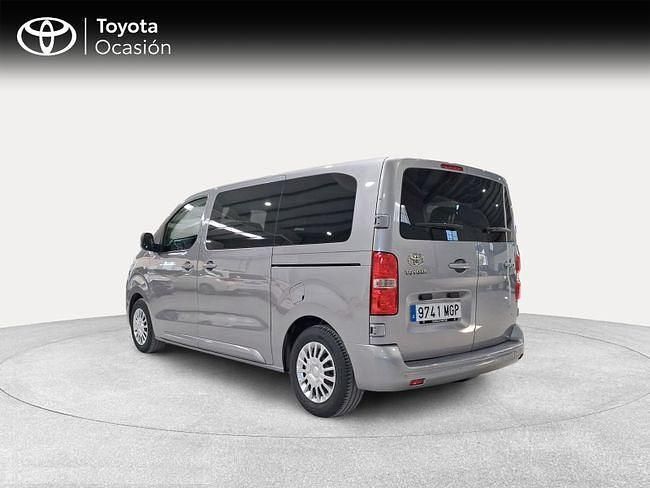 Usado Toyota Proace Verso 145 CV (106 kW) 2023 Gris / plata Familiar