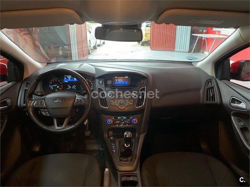 Usado Ford Focus Sport 125 CV (91 kW) 2015 Rojo Berlina
