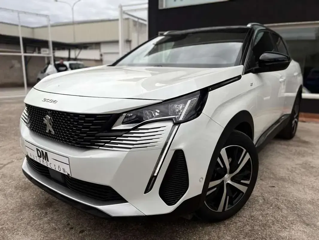 Usado Peugeot 3008 Active 131 CV (96 kW) 2022 Blanco SUV