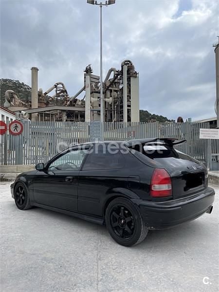 Usado Honda Civic 160 CV (117 kW) 1996 Negro Berlina
