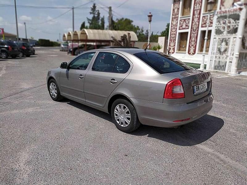Usado Skoda Octavia 122 CV (89 kW) 2010 Beige Utilitario