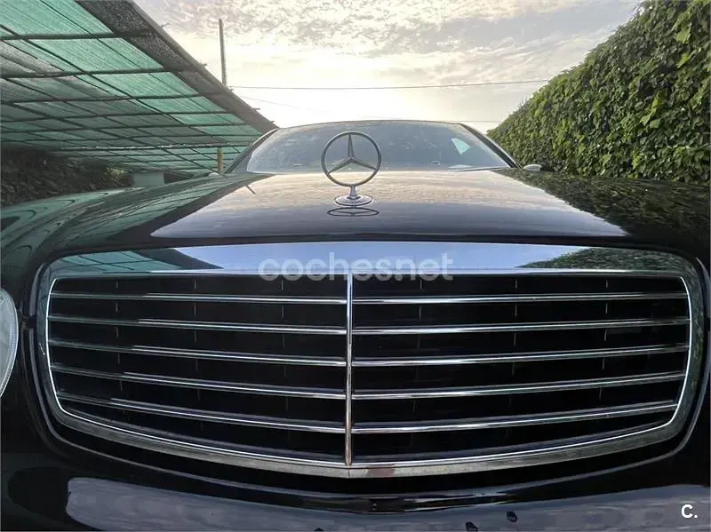 Usado Mercedes E240 Avantgarde 170 CV (125 kW) 2003 Negro Berlina