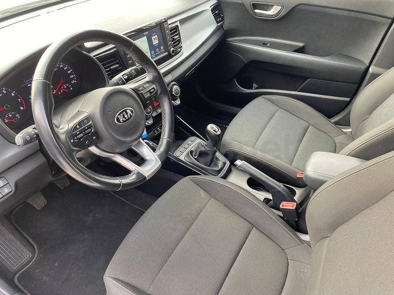 Usado Kia Rio 100 CV (73 kW) 2020 Blanco Berlina
