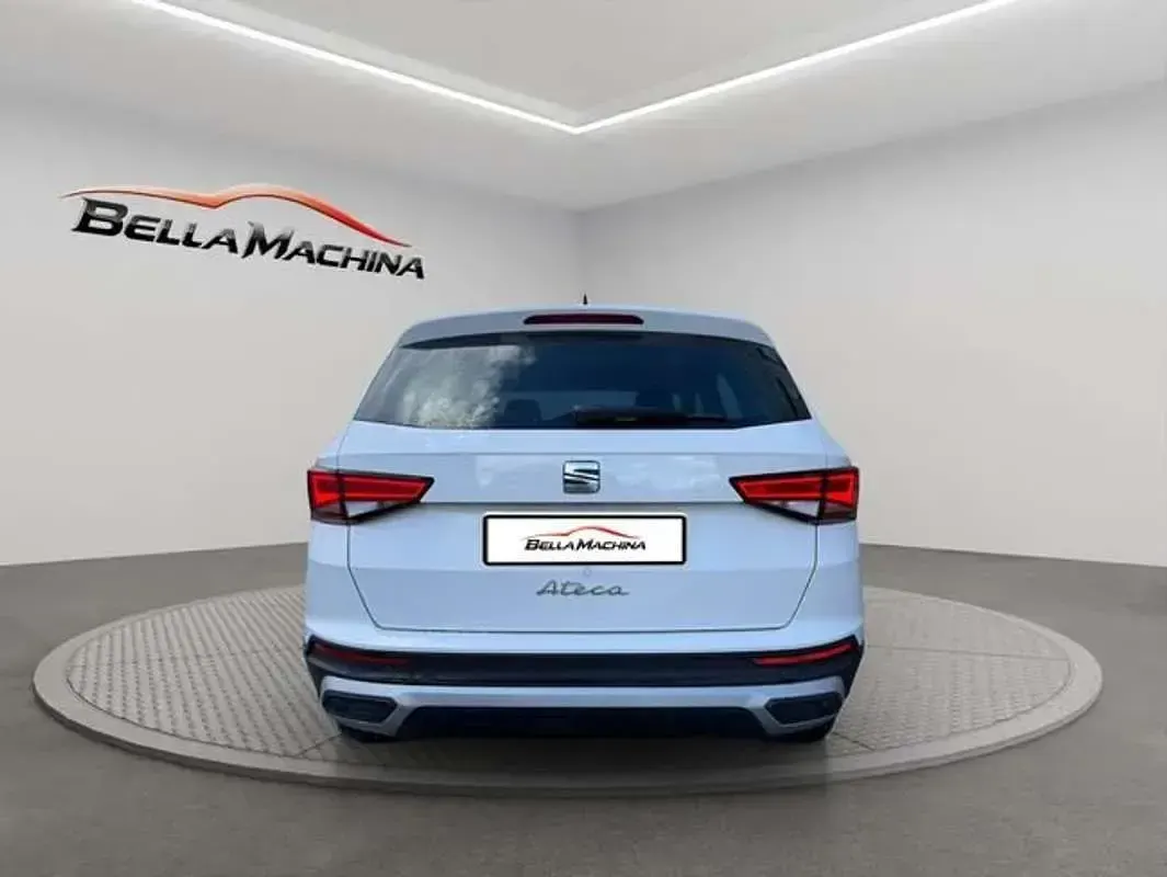 Usado Seat Ateca Style 150 CV (110 kW) 2021 Blanco SUV