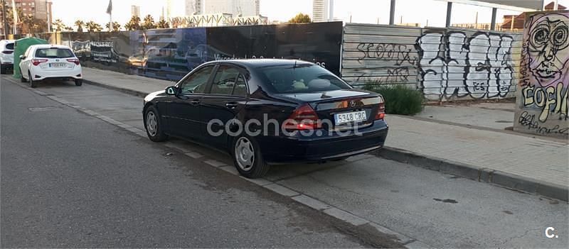 Usado Mercedes C220 Classic 125 CV (91 kW) 2000 Azul Berlina