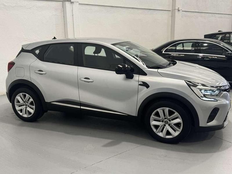 Usado Renault Captur Intens 95 HP (69 kW) 2020 Prateado SUV