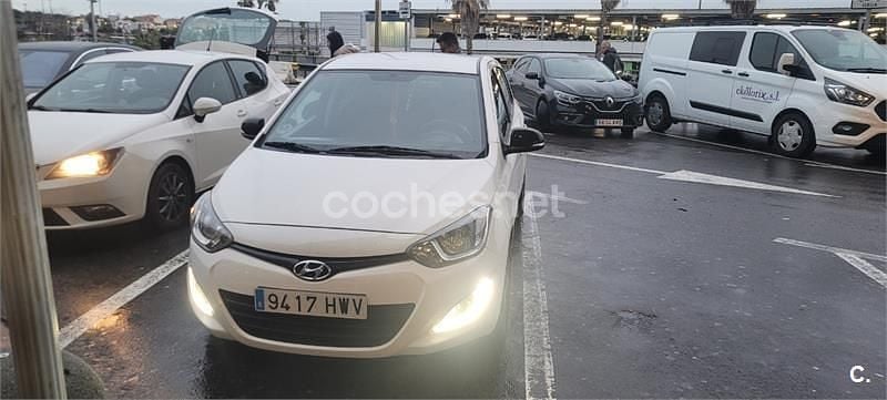 Usado Hyundai i20 75 CV (55 kW) 2014 Blanco Utilitario