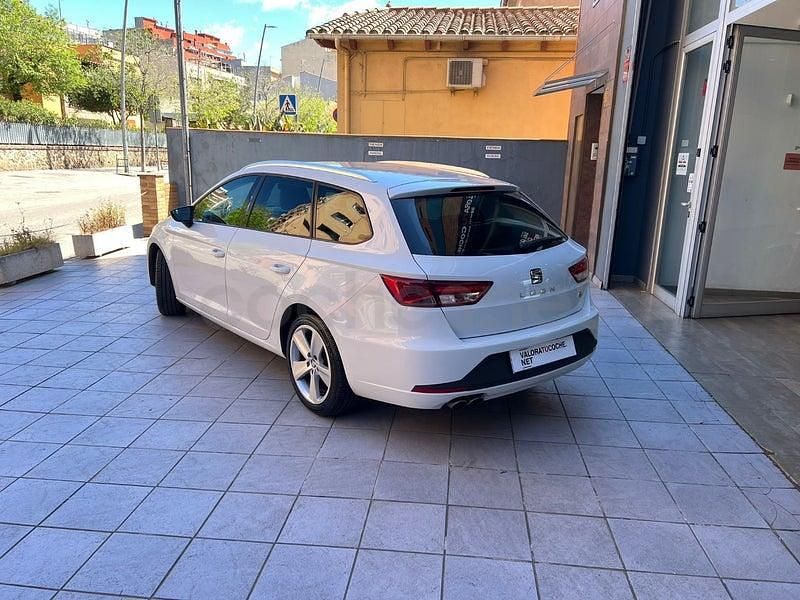 Usado Seat Leon FR 150 CV (110 kW) 2016 Blanco Familiar