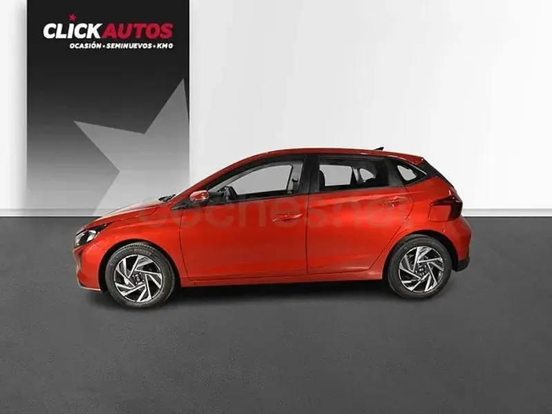 Usado Hyundai i20 79 CV (58 kW) 2024 Rojo Utilitario