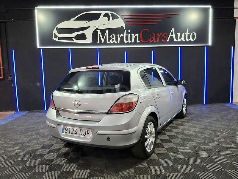 Usado Opel Astra Enjoy 105 CV (77 kW) 2005 Gris / plata Berlina