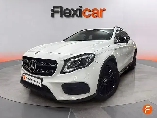 Usado Mercedes GLA180 136 CV (100 kW) 2020 Blanco SUV