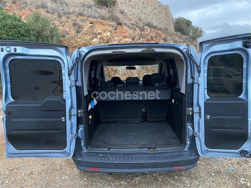 Usado Fiat Doblò Active 90 CV (66 kW) 2012 Azul Monovolumen