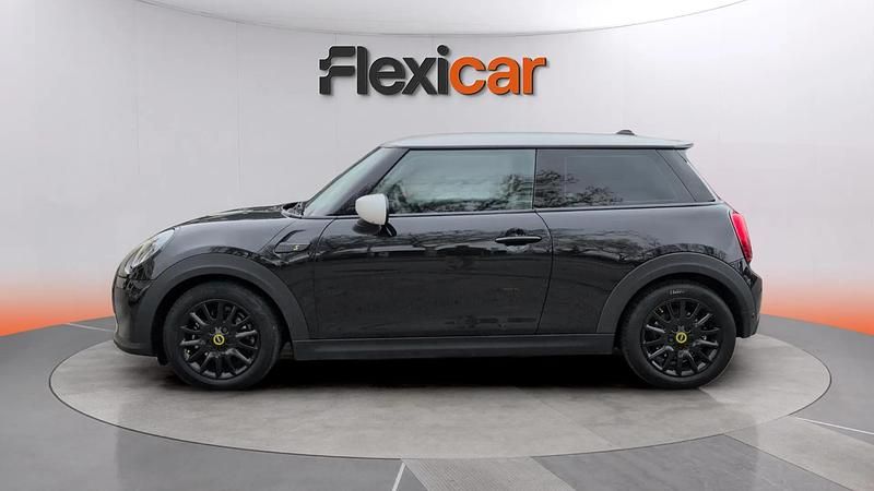 Usado Mini Cooper SE 135 kW (184 CV) 2023 Negro Utilitario