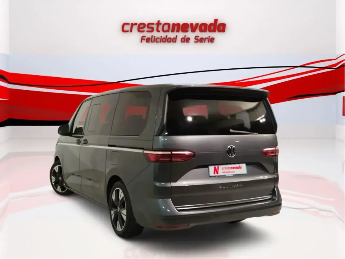 Usado VW Multivan Style 150 CV (110 kW) 2025 Gris Monovolumen