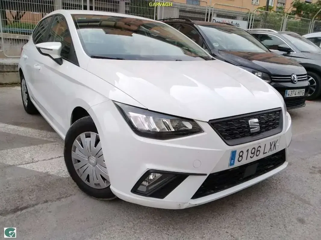Używany Seat Ibiza Reference 80 KM (58 kW) 2022 Biały Hatchback